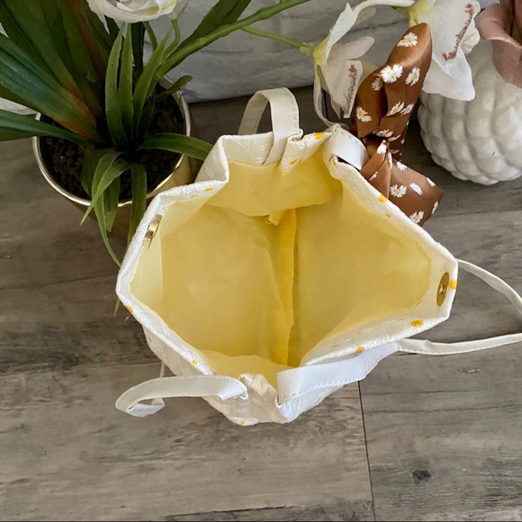 NEW Daisy Purse - Picture 9 of 11